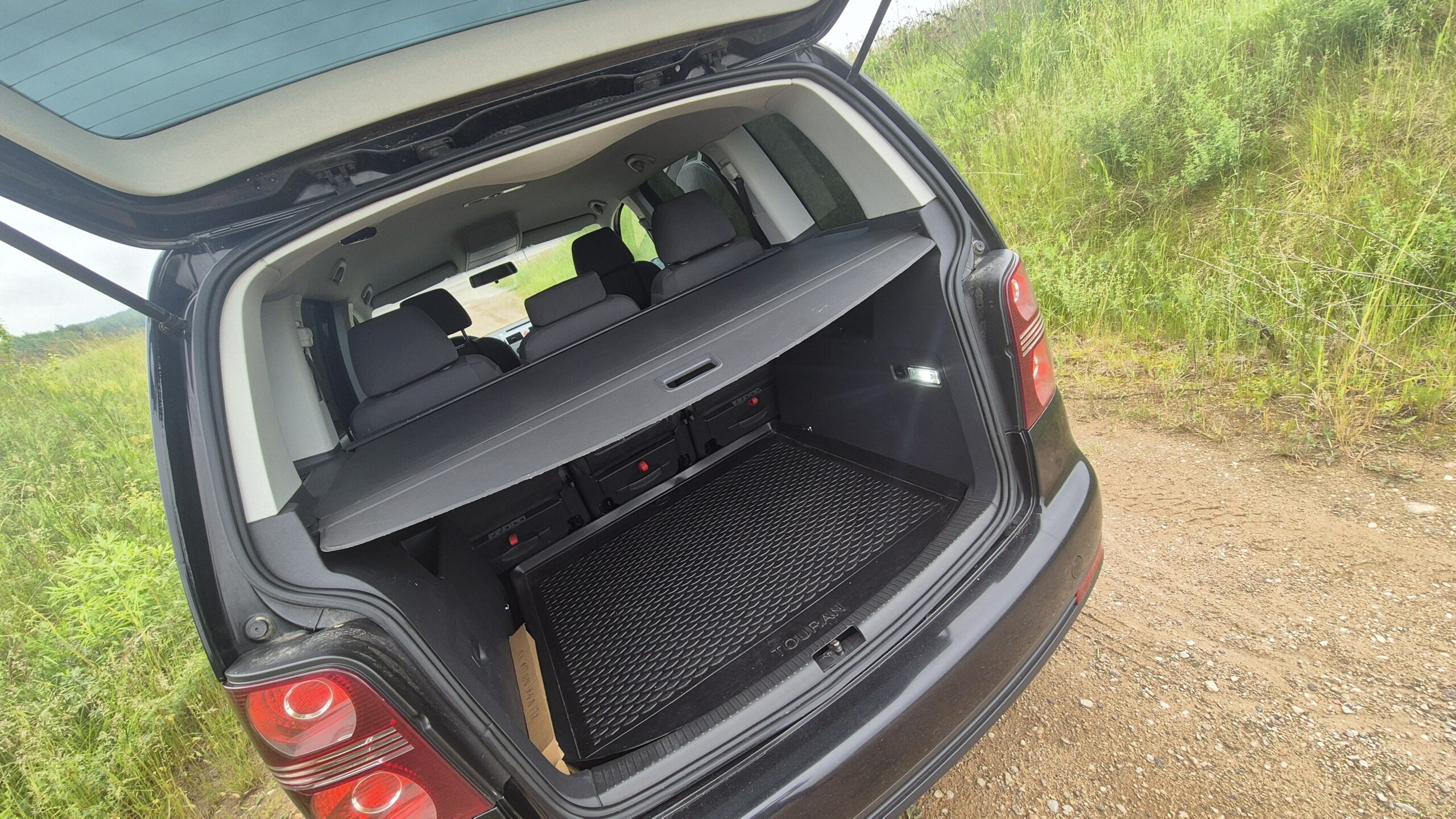 
								Volkswagen Touran full									