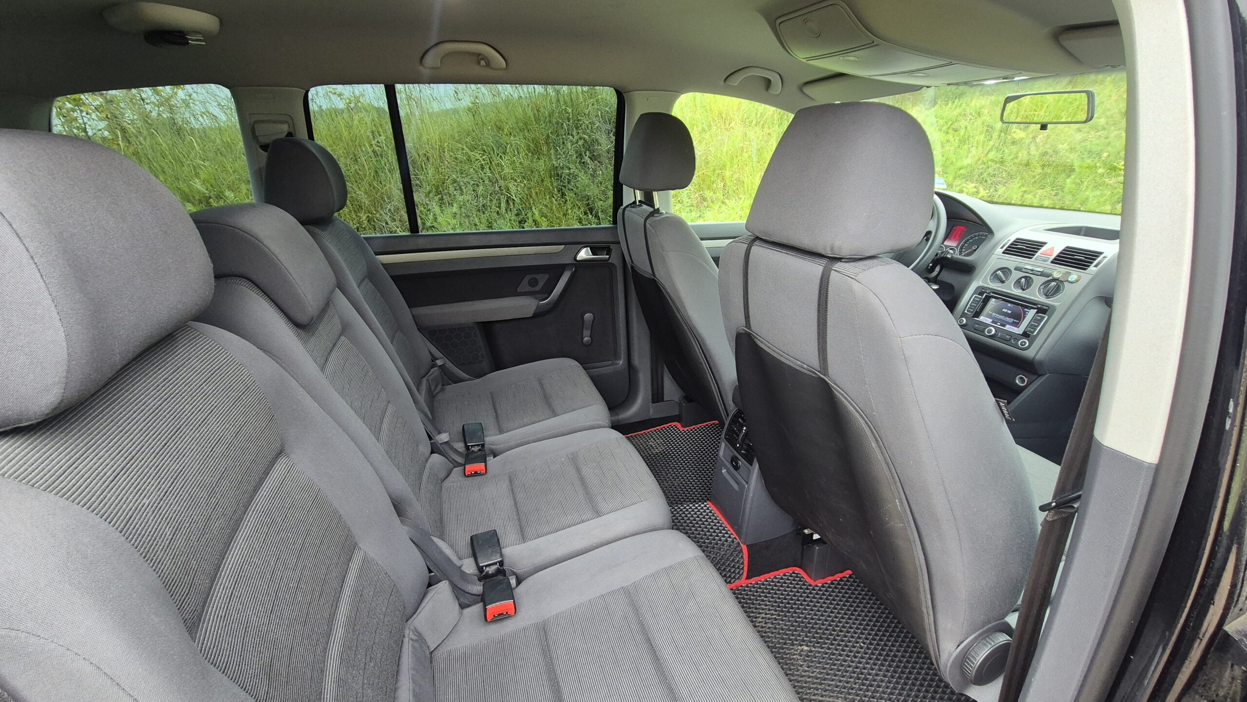 
								Volkswagen Touran full									