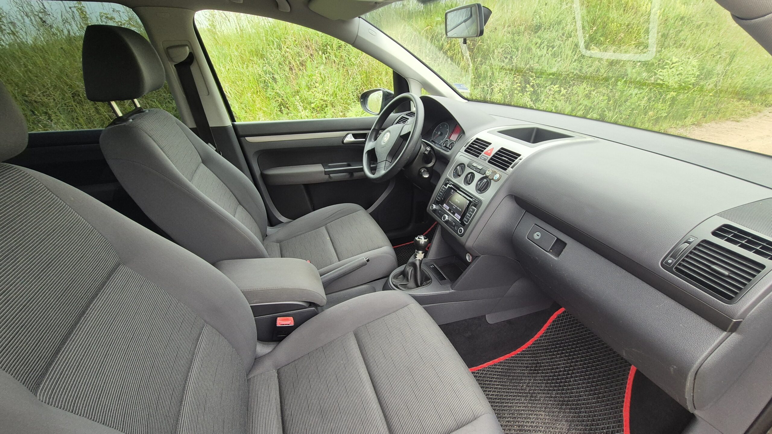 
								Volkswagen Touran full									